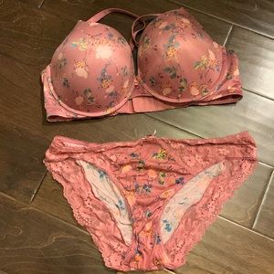 Victoria’s Secret Body by Victoria Bra and matching Panties (XL)